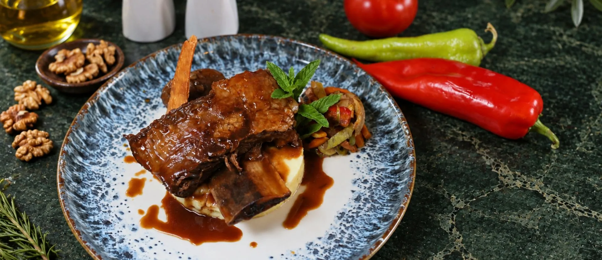 Kapadokya restaurant Elite Garden'da fırın kaburga